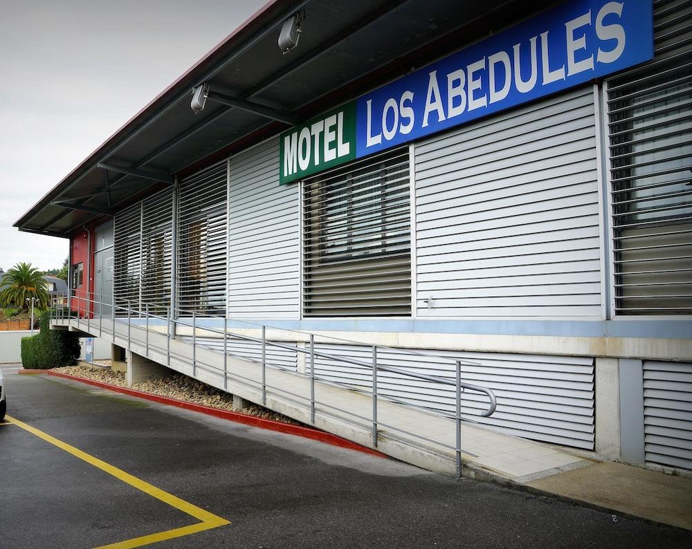 Motel Los Abedules Oviedo Exteriör bild