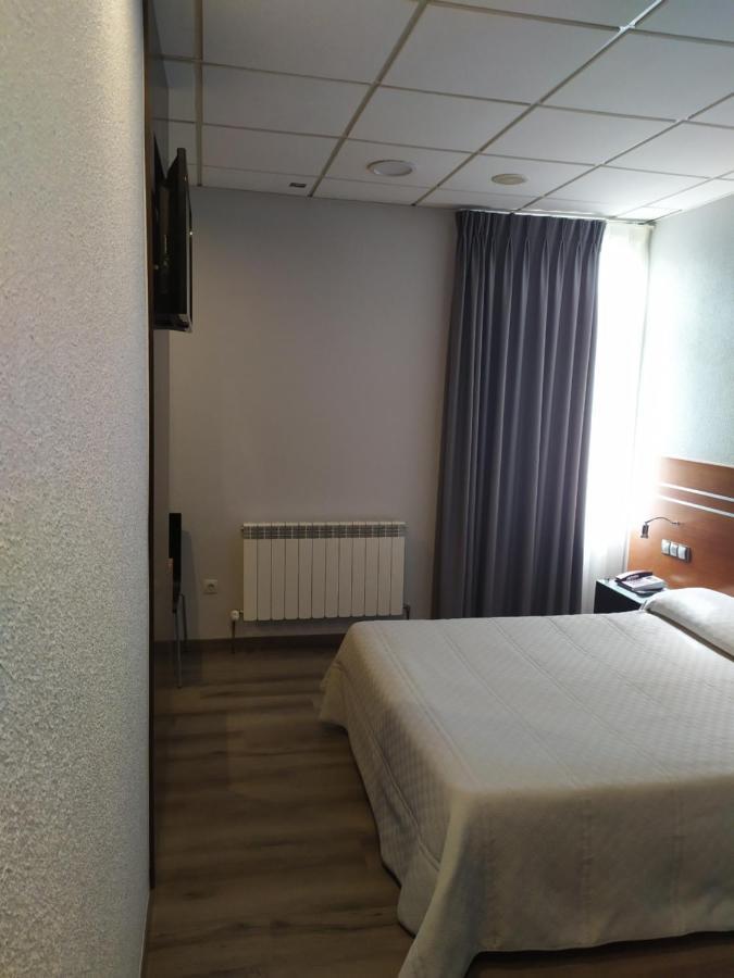 Motel Los Abedules Oviedo Exteriör bild